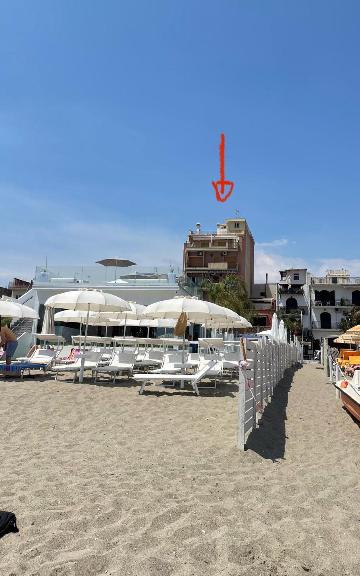 La Finestra Sul Mare Modern Apartment Giardini Naxos Exterior photo